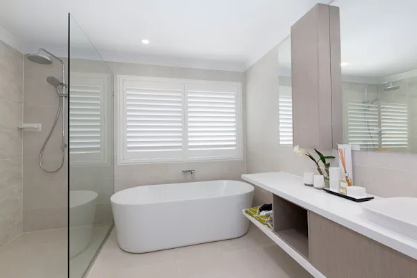 images gallery-images claremont claremont-main-bathroom