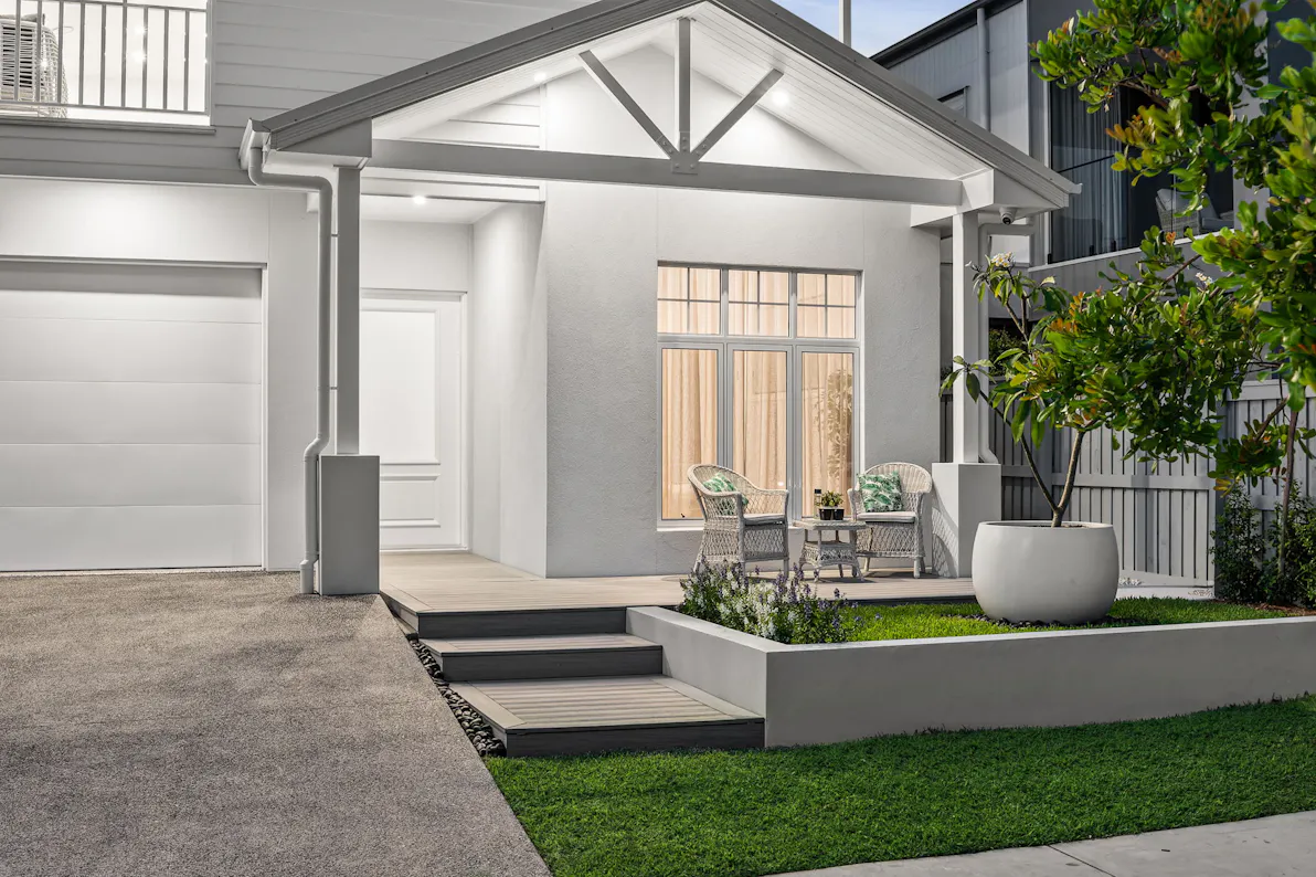 Laguna external entry
