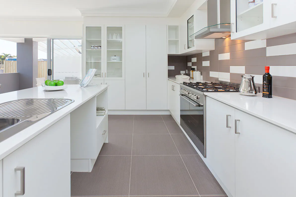 images gallery-images maddalena maddalena-kitchen-side